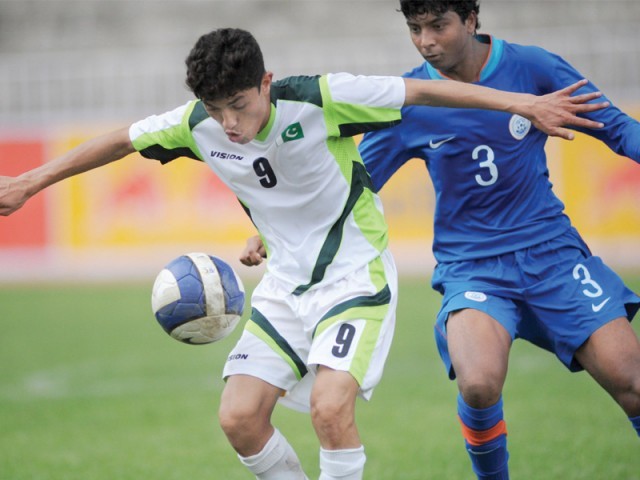 Pakistan v India: 1 friendly, 5 officials 